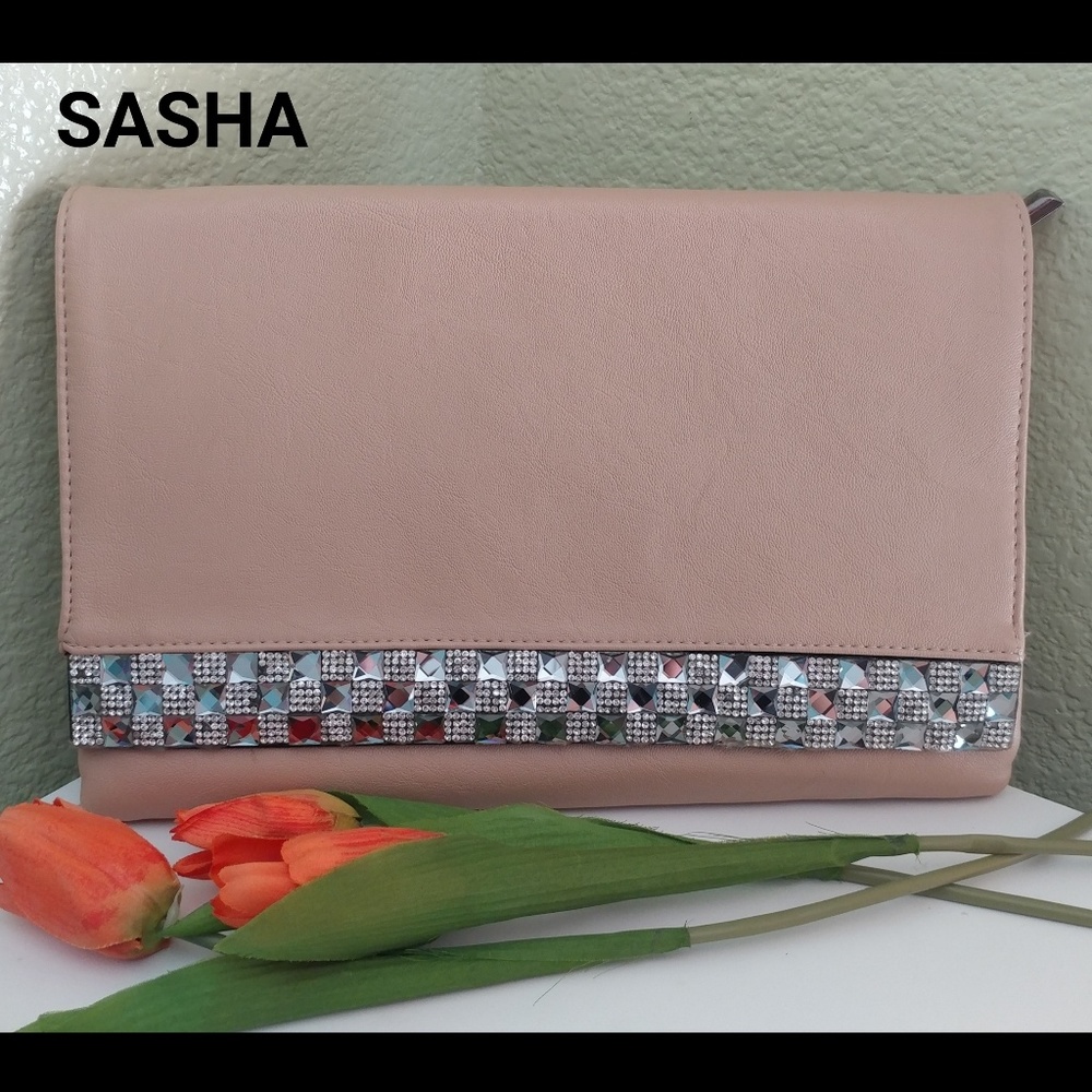 SASHA clutch